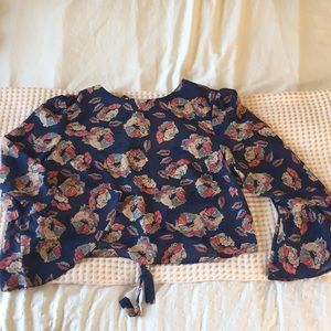 Beautiful Flower Top!!